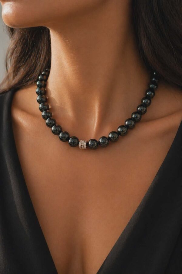 Collier de perles noires GABRIANA