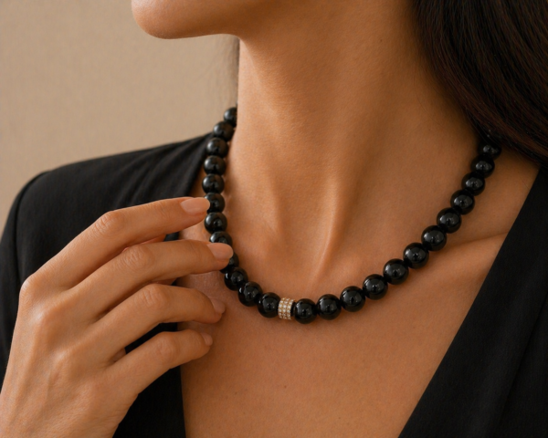 Collier de perles noires GABRIANA