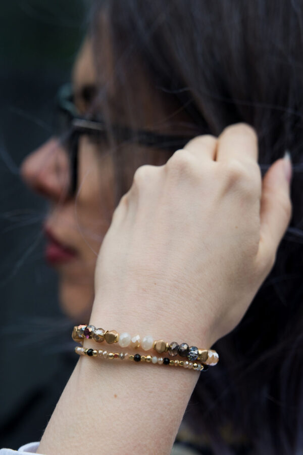 Bracelet Gabriana – Ensemble d’éclats dorés & pierres contrastées