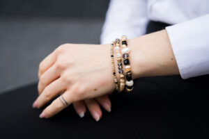 Bracelet Gabriana – Ensemble Signature : lumière, contraste & harmonie