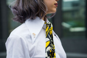 broche feuille doré