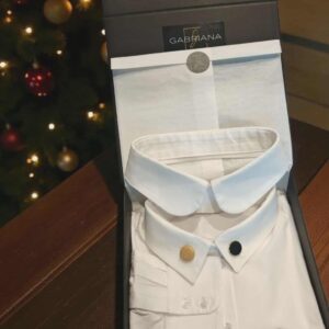 Coffret « L’Élégante » Chemisier blanc GABRIANA, 2 cols & bijou de col