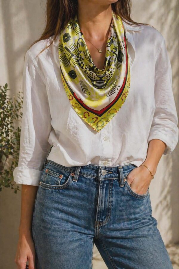 Foulard en soie GABRIANA Panthère solaire, grand format 87 x 87 cm