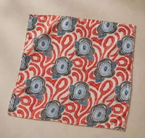 Foulard en soie imprimé motif graphique rouge & bleu, 50 x 50 cm