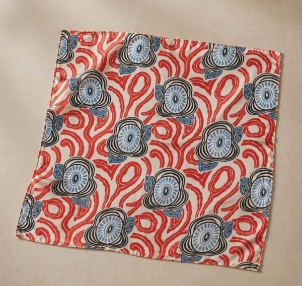 Foulard en soie imprimé motif graphique rouge & bleu, 50 x 50 cm