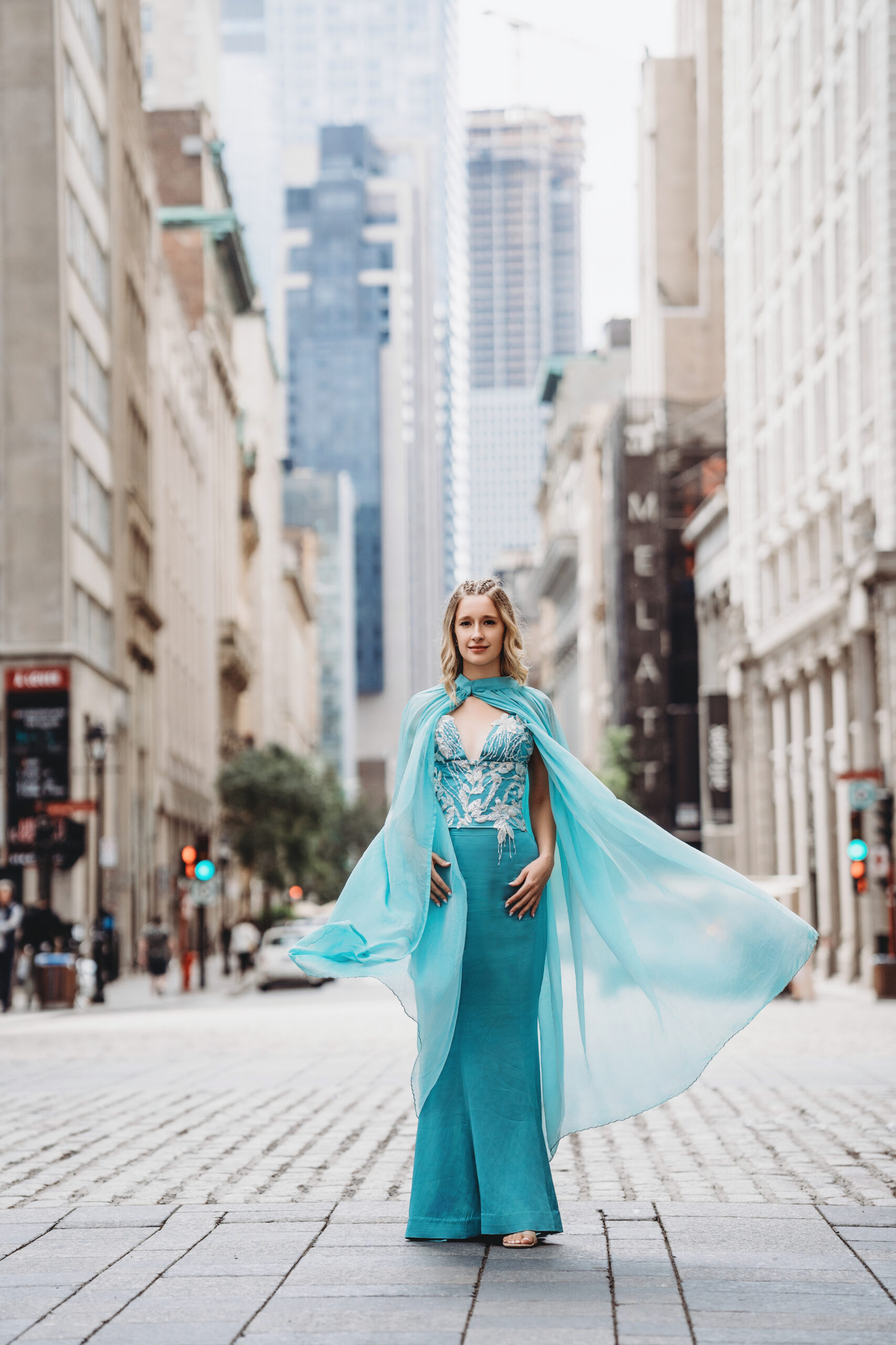 Robe de soirée EMERGENCE - création modulable en Satin de soie bleu océan