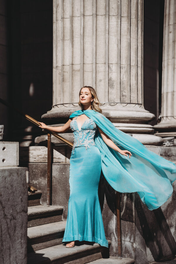 Robe de soirée EMERGENCE - création modulable en Satin de soie bleu océan