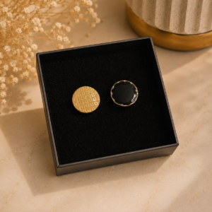 Broches / Boucles d'oreilles noir & or